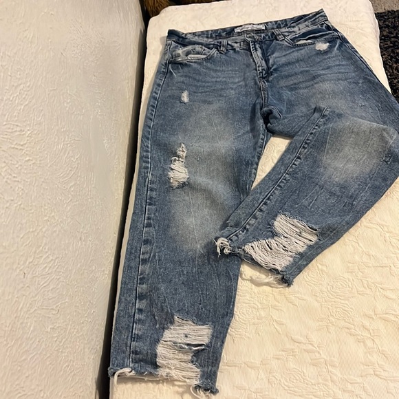 Highway jeans sz 7 capri, length distressed - Picture 1 of 7